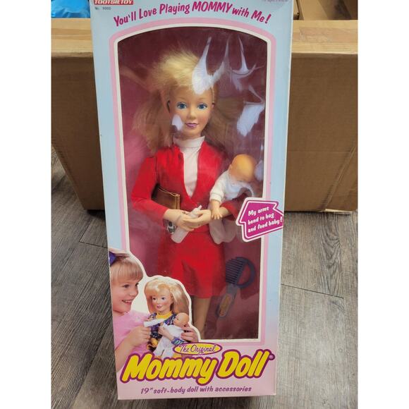 Tootsietoy Other - Vintage 1990 The Original Mommy Doll Tootsietoy 19" baby & accessories Blonde